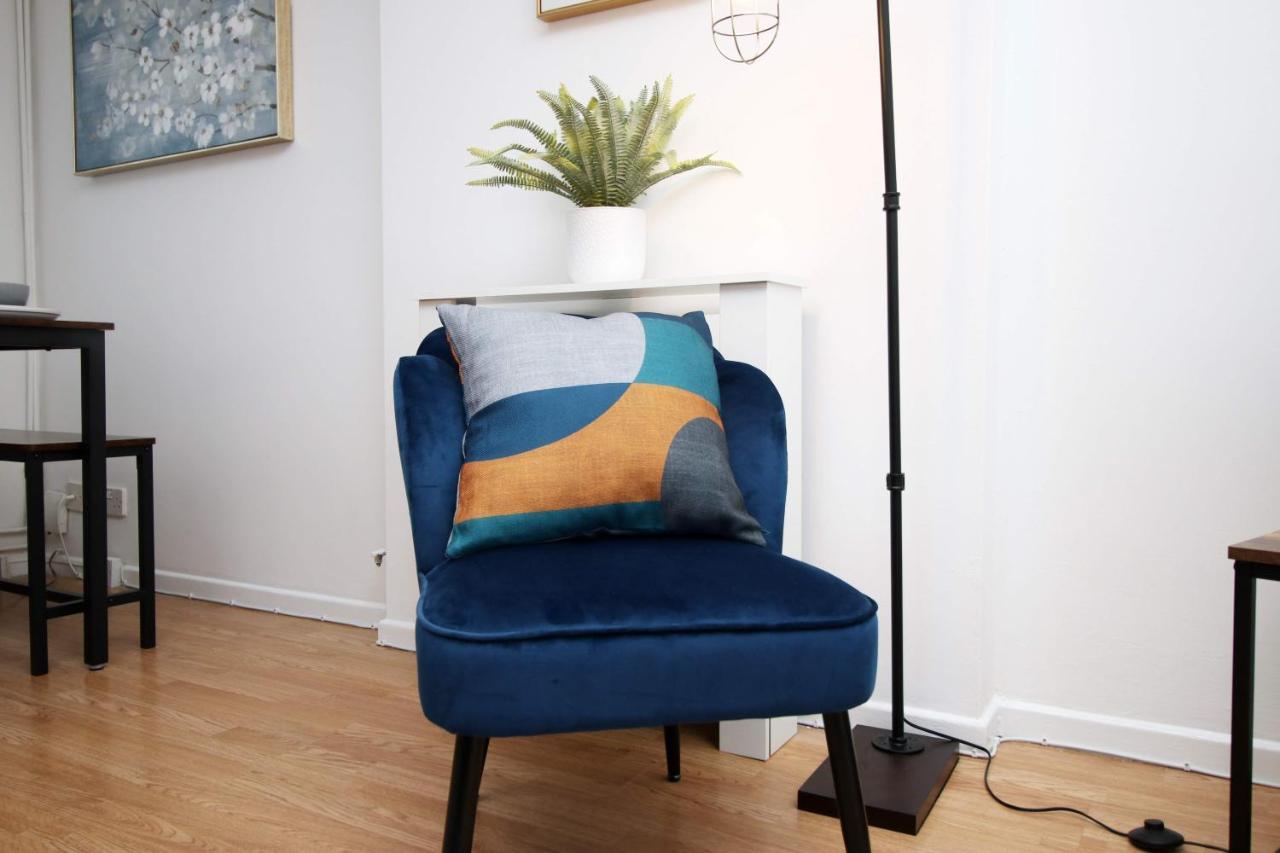 2Bedroom Home- Free Parking, Wi-Fi & Patio- Available For Long Or Short Term Bristol Ngoại thất bức ảnh