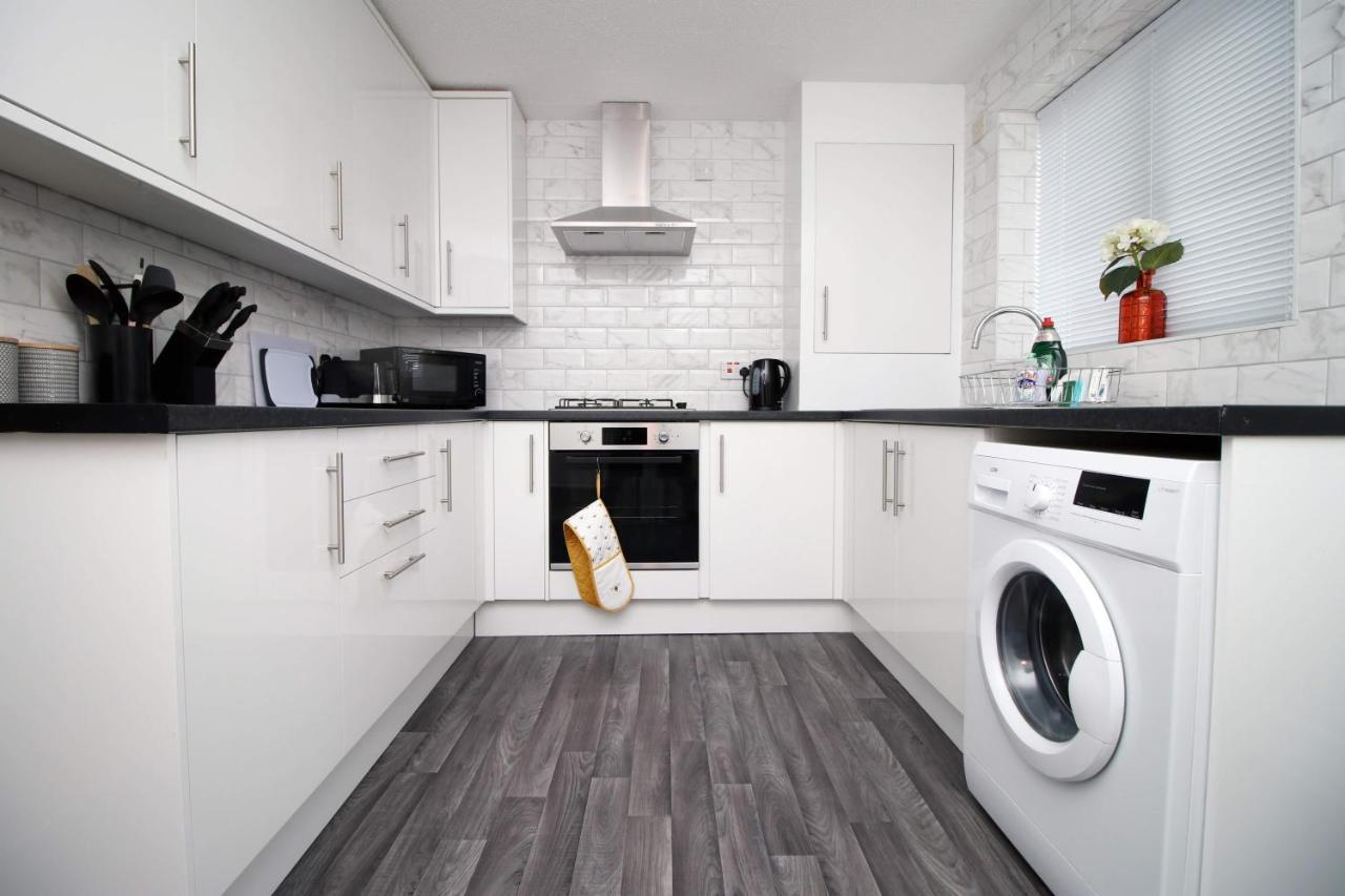 2Bedroom Home- Free Parking, Wi-Fi & Patio- Available For Long Or Short Term Bristol Ngoại thất bức ảnh