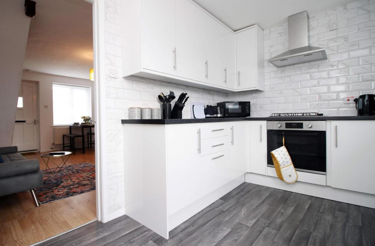 2Bedroom Home- Free Parking, Wi-Fi & Patio- Available For Long Or Short Term Bristol Ngoại thất bức ảnh